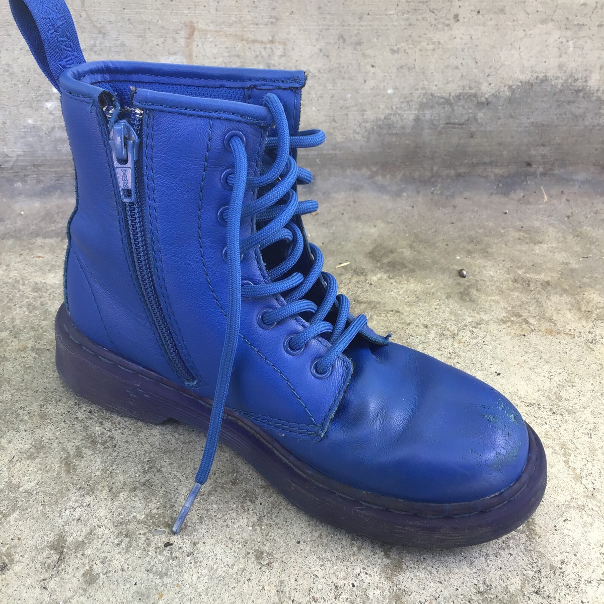 DR DOC MARTENS Delaney Youth Sz 1 COMBAT BOOTS BLUE LEATHER LACE