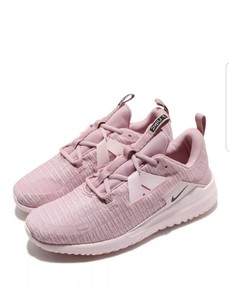 nike running renew arena trainers in pink