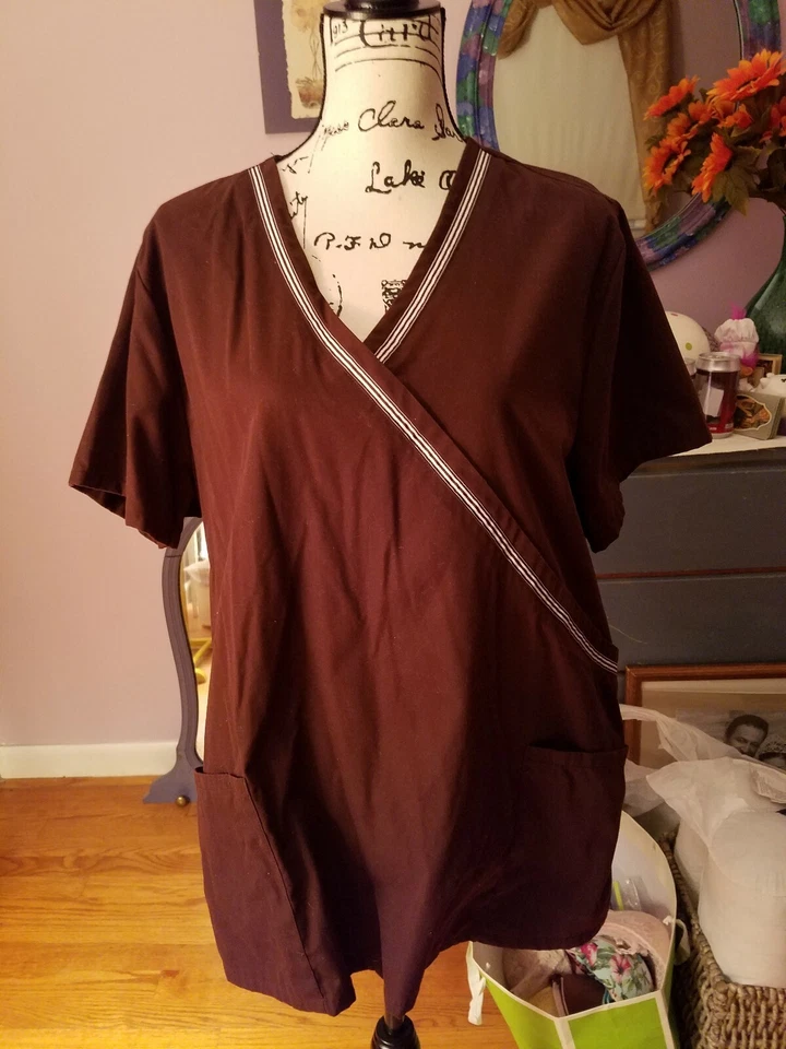 Top y pantalón SB Scrubs talla XG XL marrón. Juego. Nuevo. Excelente estado. Foto 2 de 4