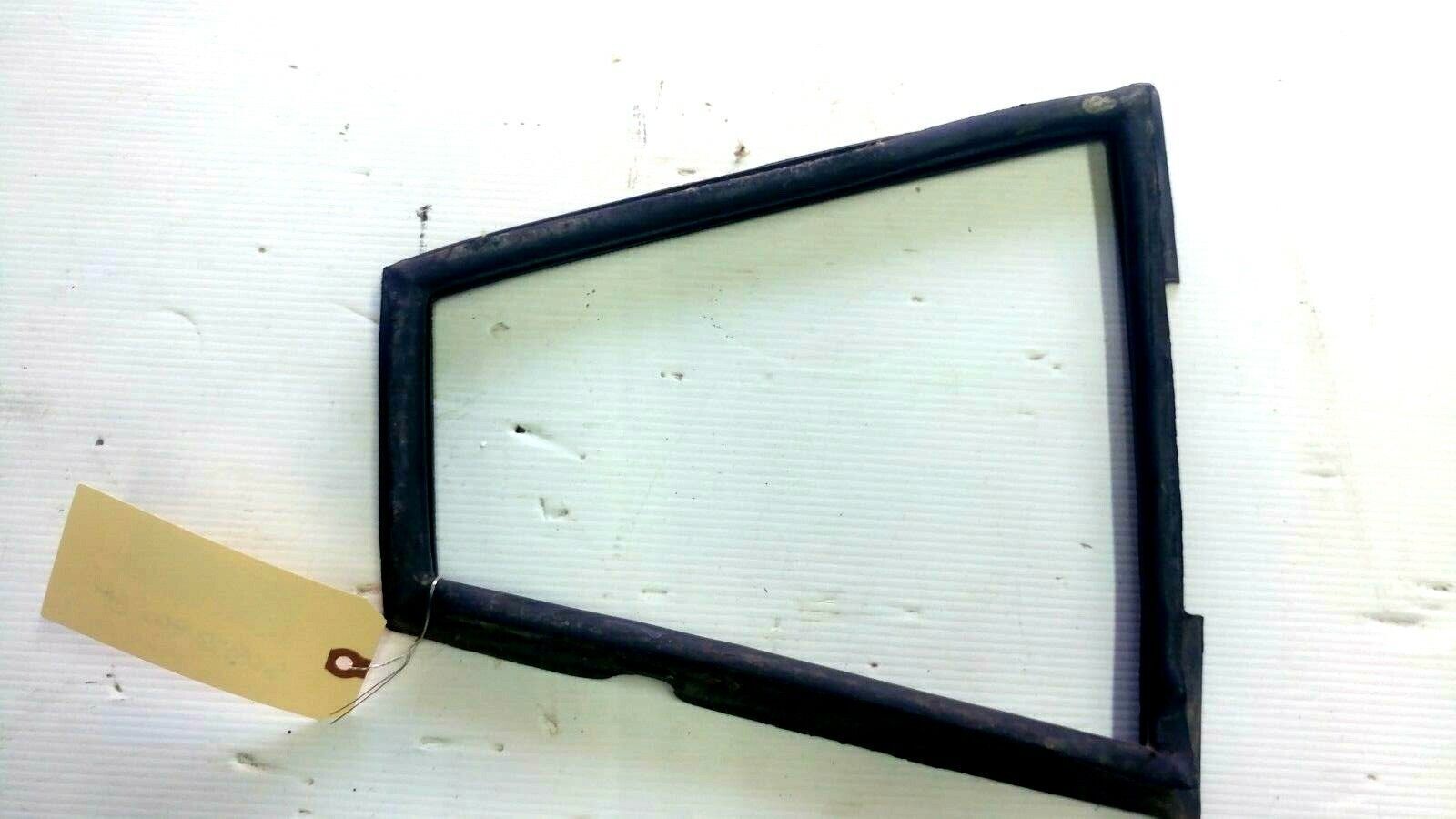 FERRARI 308 GTSi  REAR 1/4 GLASS  SEAL LEFT SIDE  60522900 