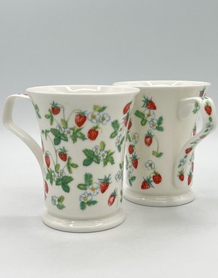 2 VTG Dunoon England Tea Cup Fine Bone China Wild Strawberries Helen Sandiford
