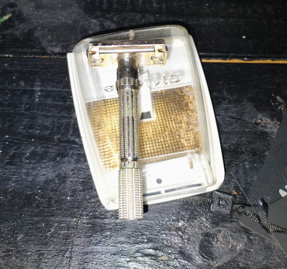 Vintage Gillette Razor  - Image 3 of 4