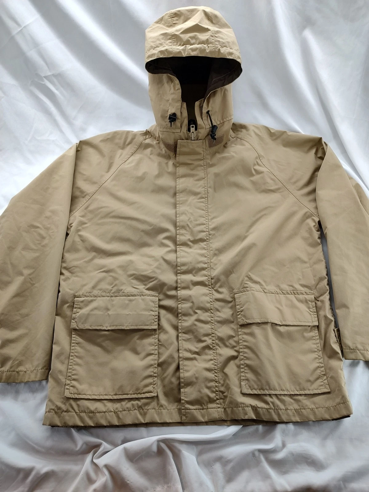 Orvis Vtg Mens MEDIUM Goretex Tan Full Zip Hooded Fishing Chore Jacket