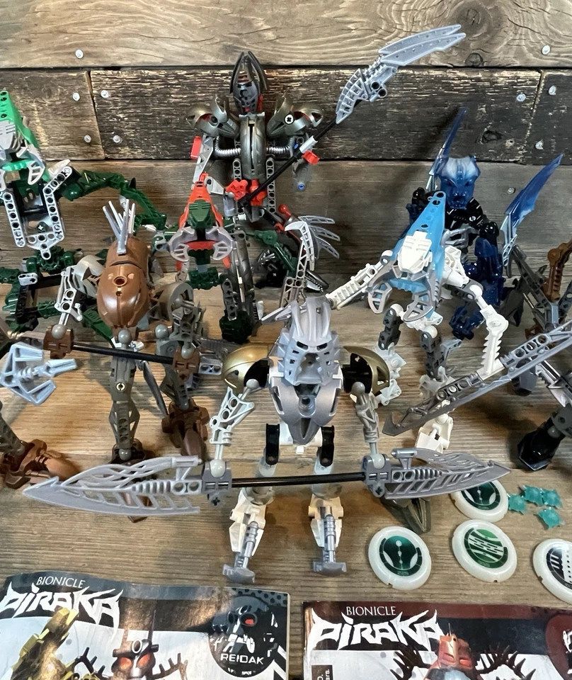 ENORME BIONICLE Máscaras Enchufes Rótulas Torsos Pies Piezas Mixtas Incompletas Foto 3 de 4