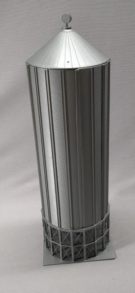 HO scale Walthers 933-2937 WET/DRY GRAIN STORAGE BIN Build up kit - Image 4 of 4