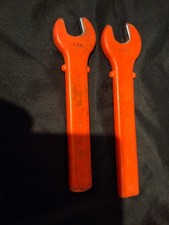 2 electrician's insulated open ended spanners 1000v 17 & 19 mm