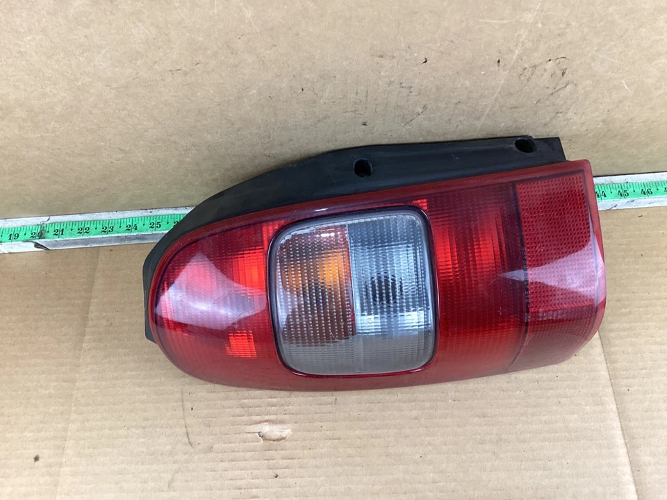 Conjunto de luz trasera izquierda del lado del conductor Pontiac Trans Sport 1997-1999 10406611 Foto 2 de 4