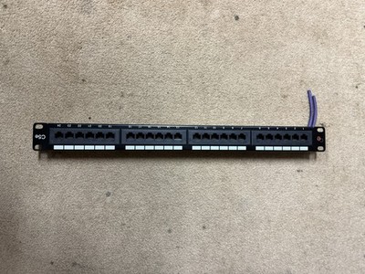 CAT5e 24 Port Patchpanel Rackmount Ethernet Netzwerk LAN RJ45 Rackpanel