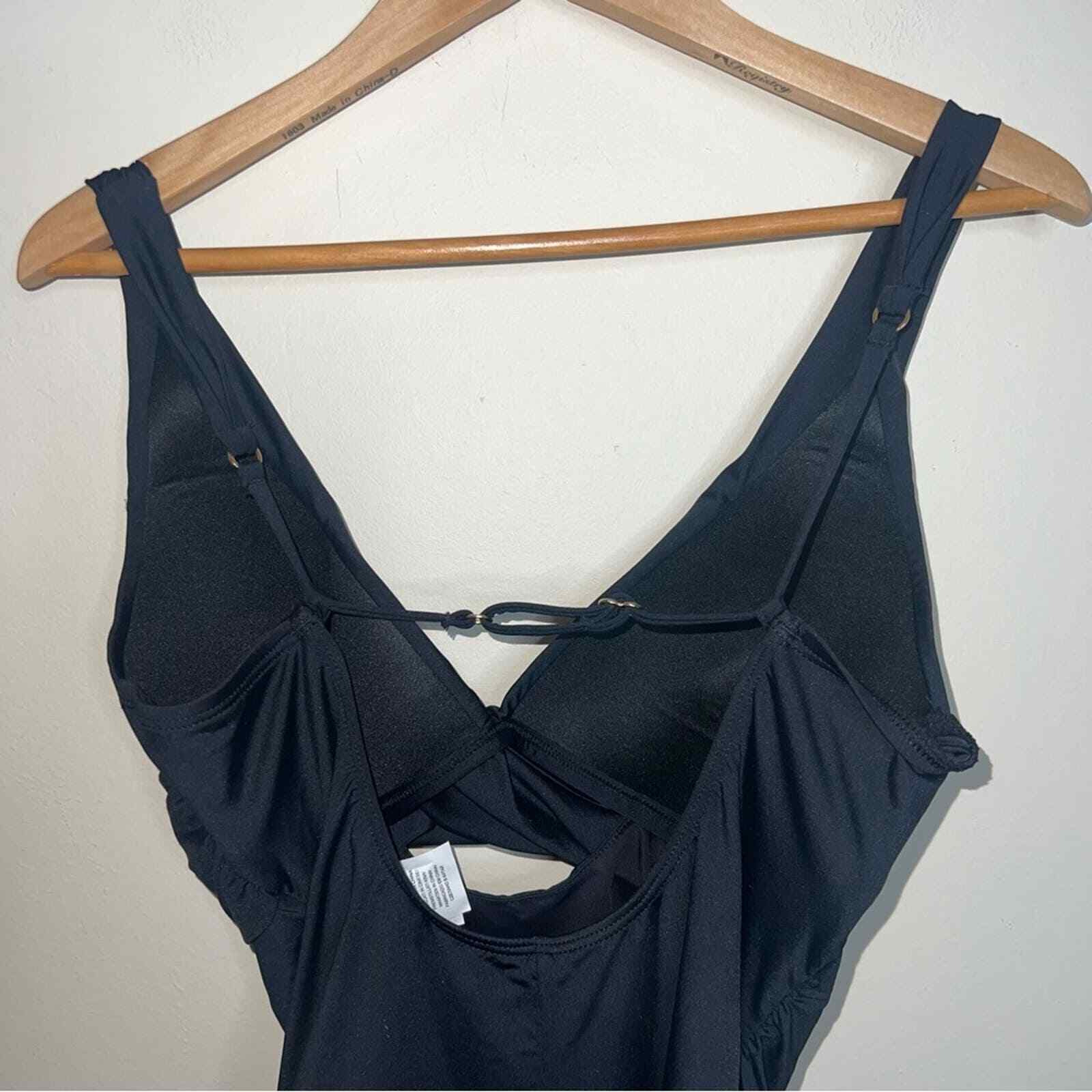 La Blanca Island Goddess Twist Keyhole One Piece Blac… Gem