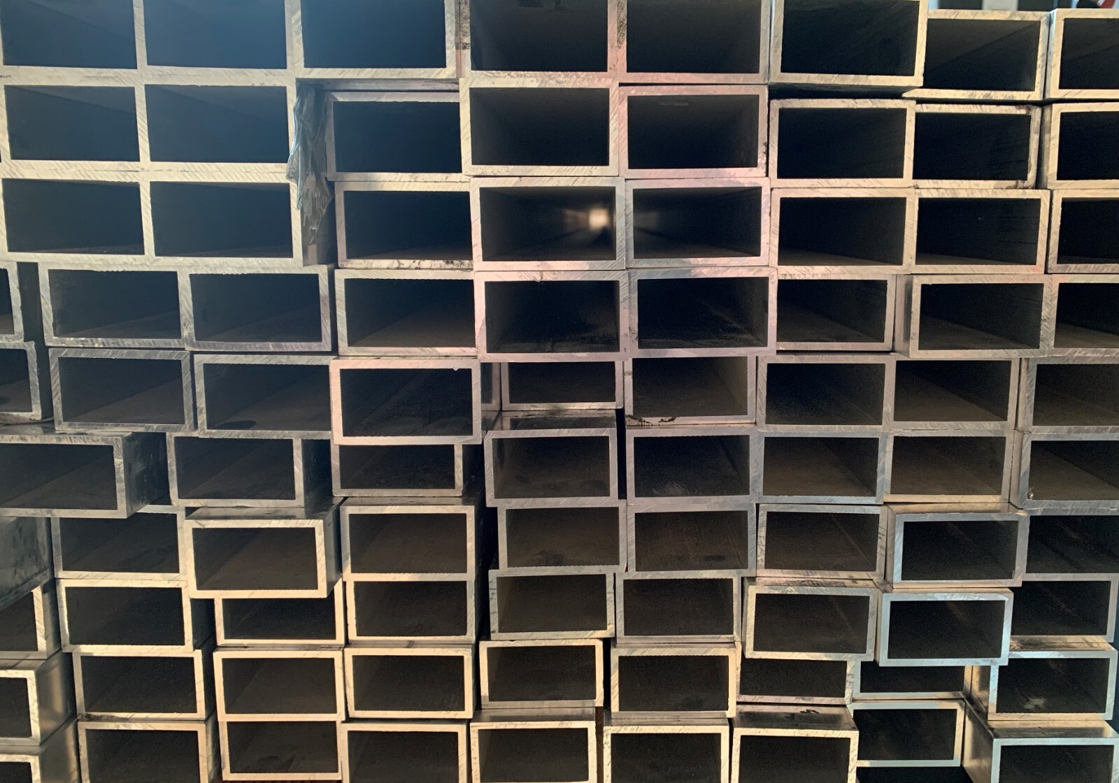 Aluminium Vierkantrohr AW-6060 – 80x80x4 Mm, Auf Wunschlänge Zugeschnitten (hier 300 Mm/30 Cm)