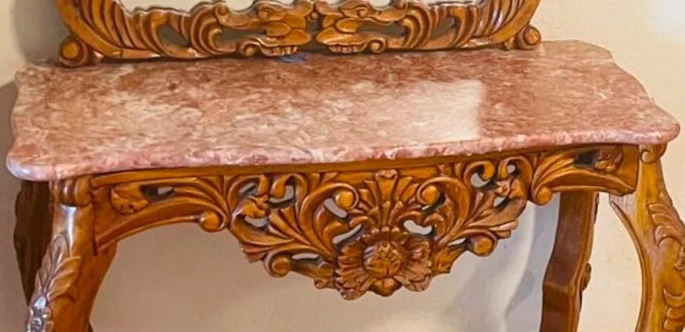 Elegante mesa consola vintage con espejo ornamentado - tapa de mármol Foto 3 de 4