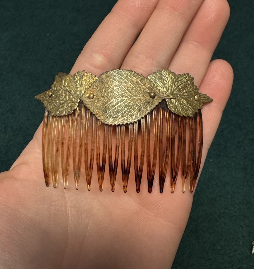 Elegante peine de pelo vintage con hojas tono dorado hadas elfo accesorio para el cabello renacentista