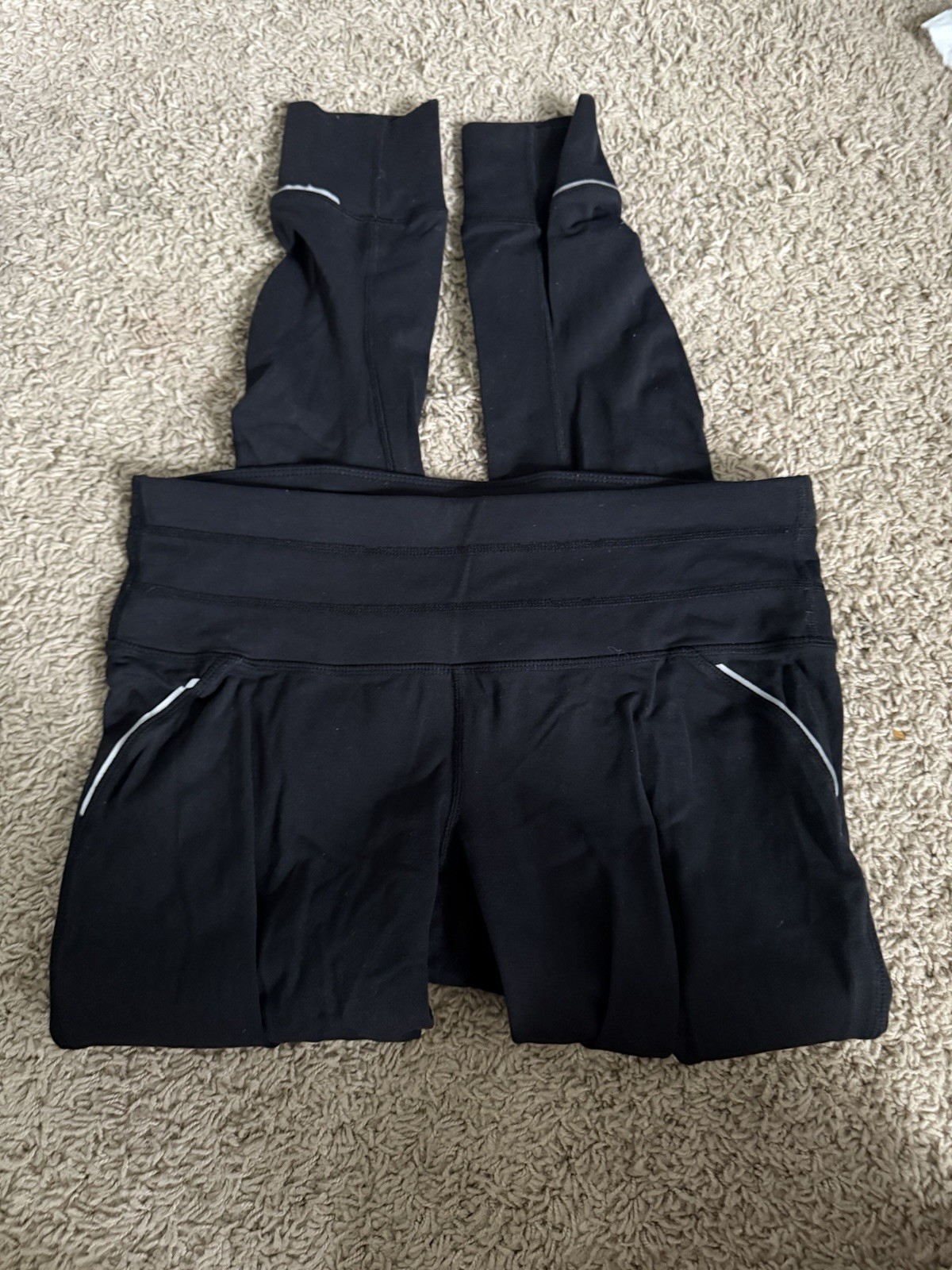 Athleta Size Small black compression leggings zip pocket