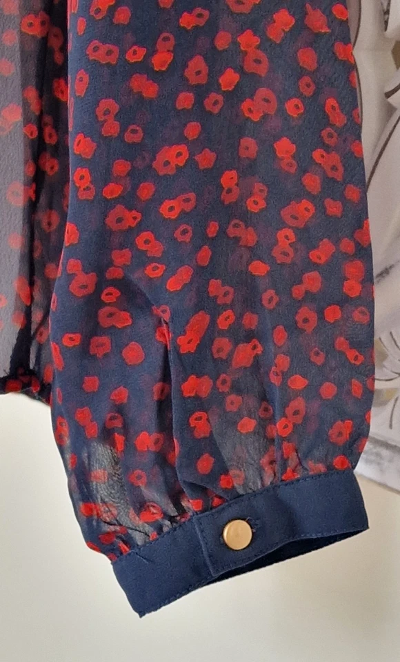 Blusa LA REDOUTE Azul Marino Transparente con Estampado de Amapola Roja y Escote Corbata Foto 3 de 4