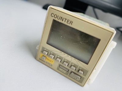 OMRON H7CR-BWV-500 VDE 0106/P100 COUNTER