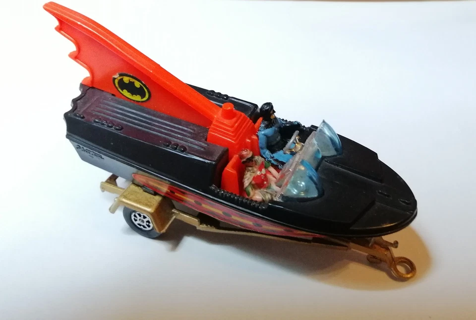 CORGI TOYS 107 BATBOAT 2° EDIZIONE - 1978 - Immagine 2 di 4