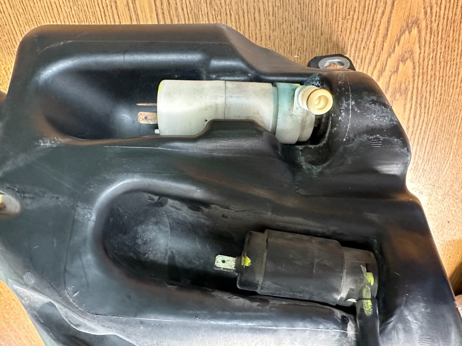 2003-2008 Maserati Quattroporte Headlight Windshield Washer Bottle Tank OEM