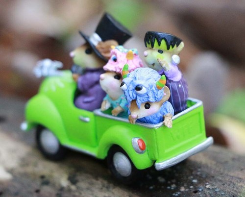 Wee Forest Folk Limited Edition Figurine M-270d8 - Monster Pickup - Picture 3 of 3