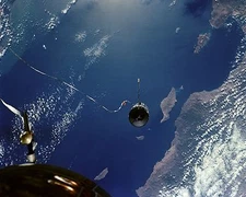 AGENA TARGET DOCKING VEHICLE IS TETHERED TO GEMINI 11 - 8X10 NASA PHOTO (EP-794)