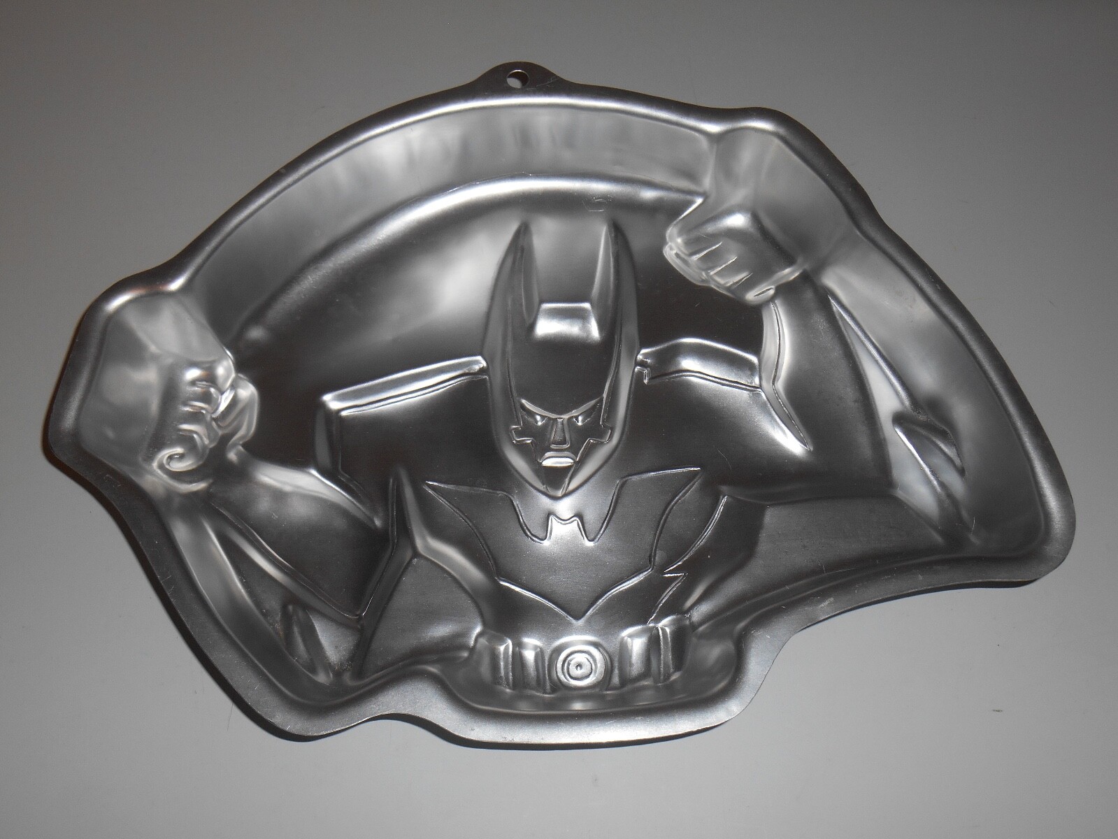 Wilton DC Comics BATMAN BEYOND TV Cartoon Party Cake Pan Mold Insert ...