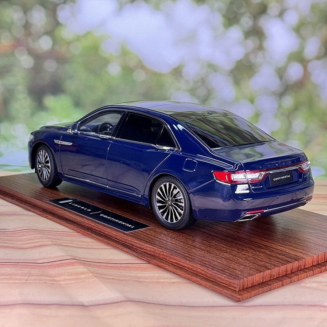 1/18 Scale Lincoln Continental 2018 Diecast Car Model Toy Gift NIB