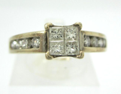 BEAUTIFUL LADIES 10K YELLOW GOLD DIAMOND RING (SIZE