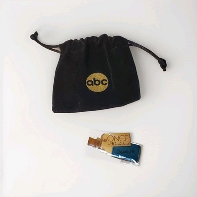 SDCC Once Upon a Time in Wonderland Drink Me Pin ABC Exclusive 2013 SEALED RARE