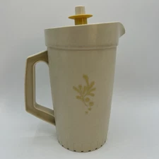 Vintage 1 Quart Tupperware Pitcher 874-13 Almond With Push Button Lid
