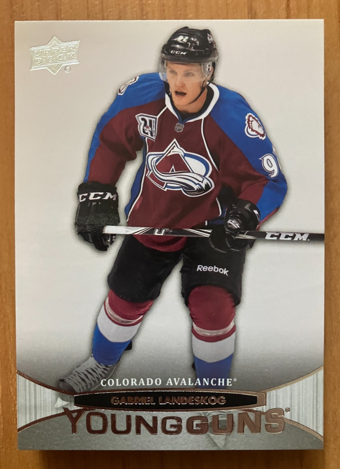 2011-12 Upper Deck Hockey #208 Gabriel Landeskog Young Guns Rookie Card - Sharp!