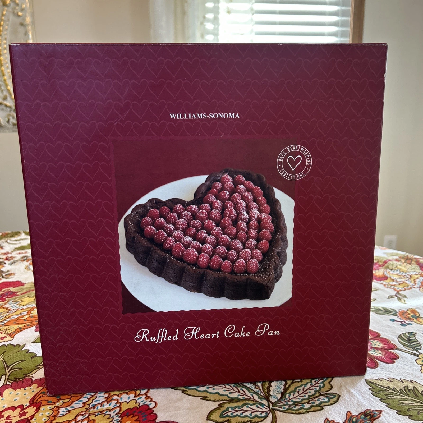 Williams Sonoma Ruffled Heart Cake Pan New in Box