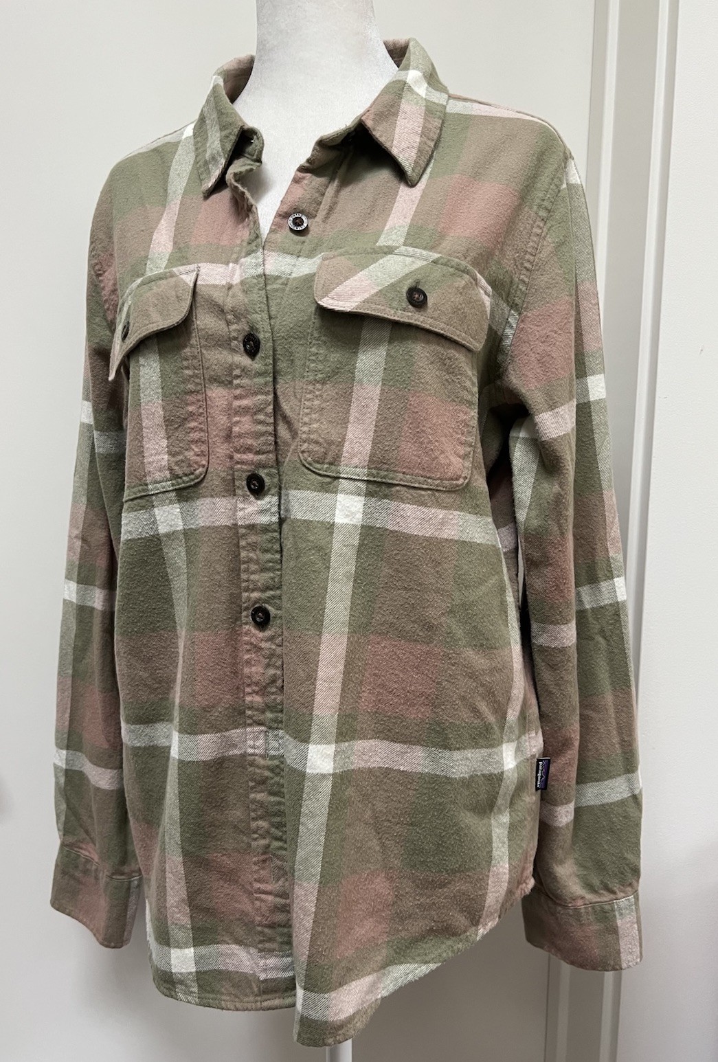 Patagonia Women's Long-Sleeved Organic Cotton Flannel Shirt Sz. M Moss Green thumbnail 2