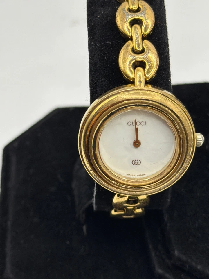 Lot of 2 Gucci Watches 2000L Vintage Gold Tone Sherry Line Gucci 11/12 Read - Image 3 of 4