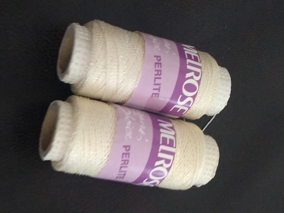 Пряжа перлит MELROSE белый металлик блестки лот из 2 мотков 100 ярдов каждый  - Изображение 2 из 4