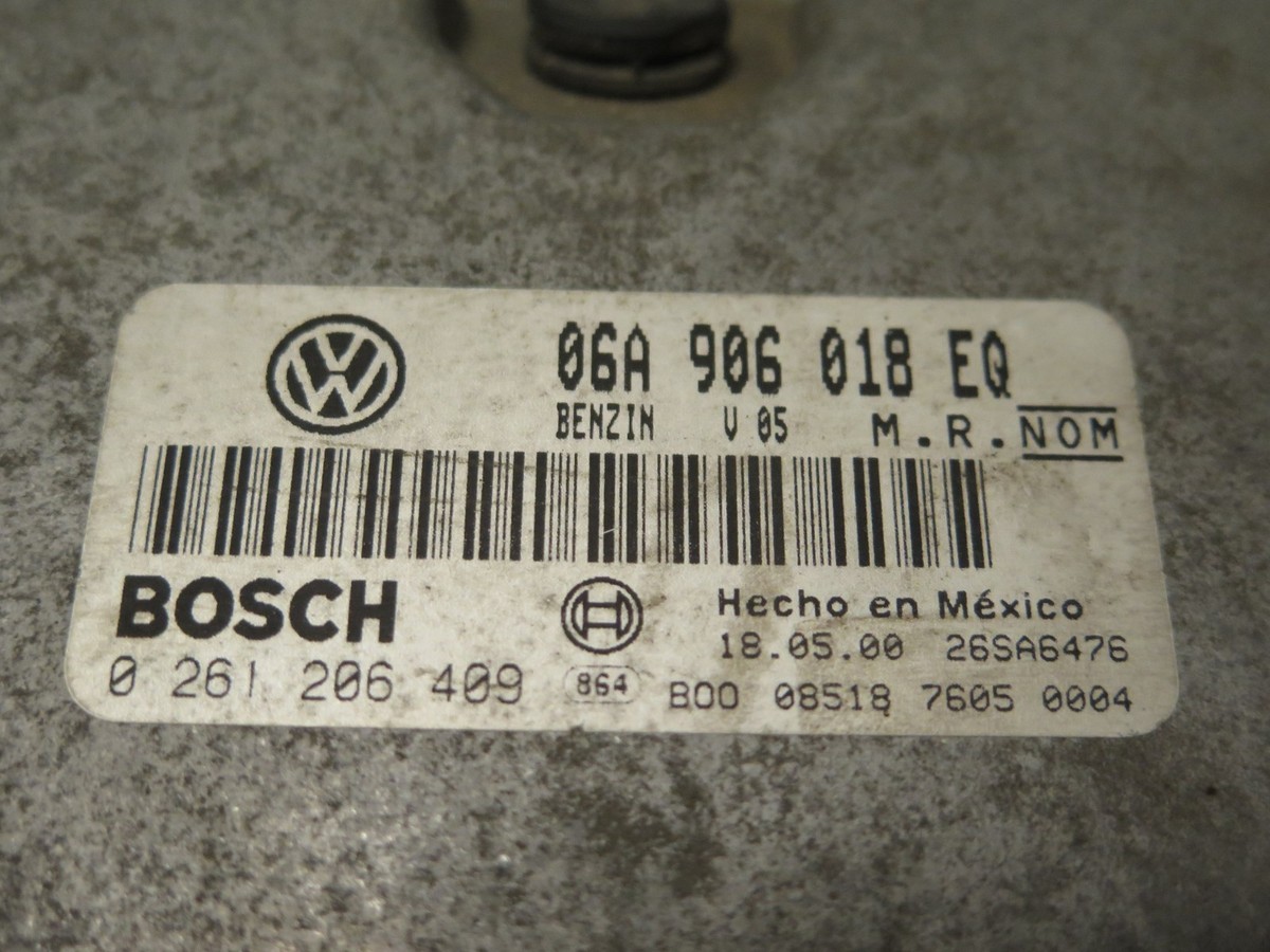 フォルクスワーゲン ザ・ビートル オンボードECU 2002 VW Beetle ECU ECM BOSCH ENGINE Computer AZG 2.0 AT