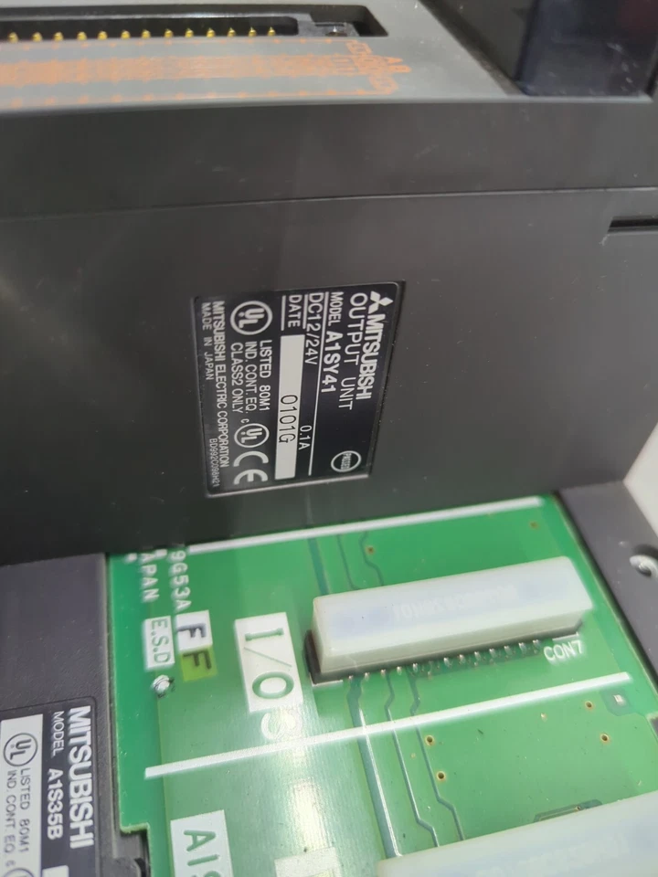 PLC MELSEC MITSUBISHI, A1S62PN, A2SHCPU, A1S35B, (1) A1SX41, (2) A1SY41 Foto 4 de 4