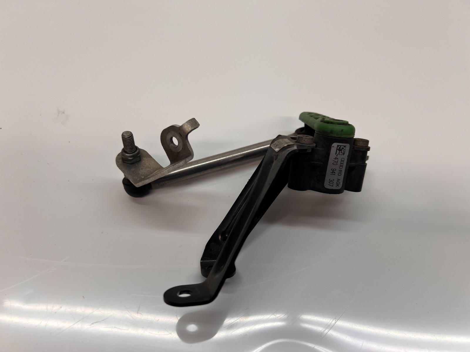 LAMBORGHINI AVENTADOR LEVEL RIDE SENSOR REAR RIGHT BRACKET OEM 470941307