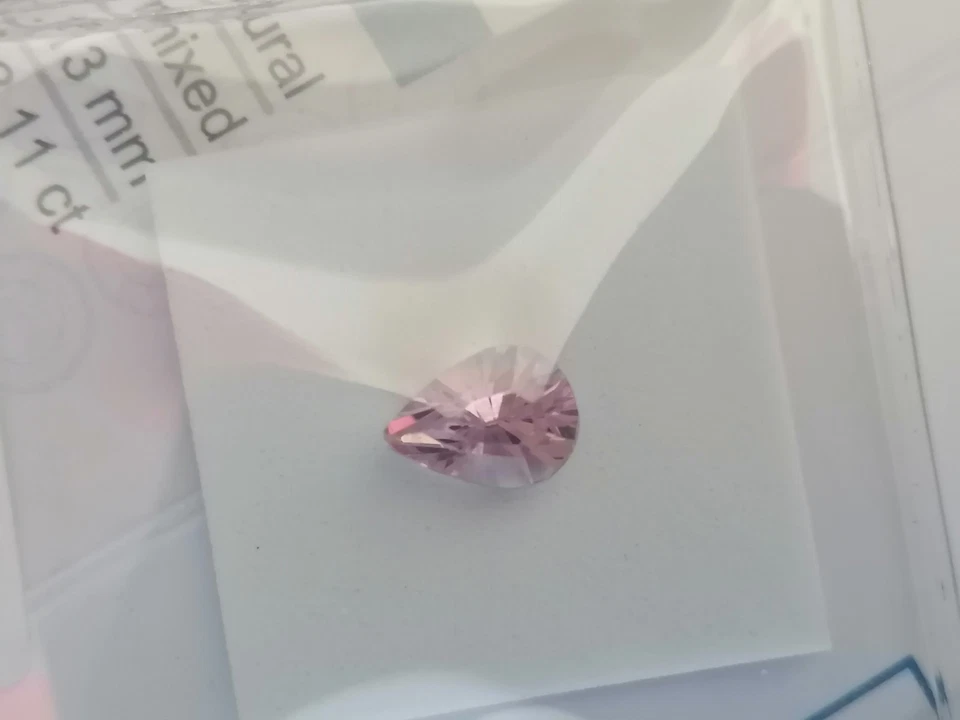 Kunzite Naturale 3,11 Carati Certificata È Blisterata (IGE) - Immagine 3 di 4
