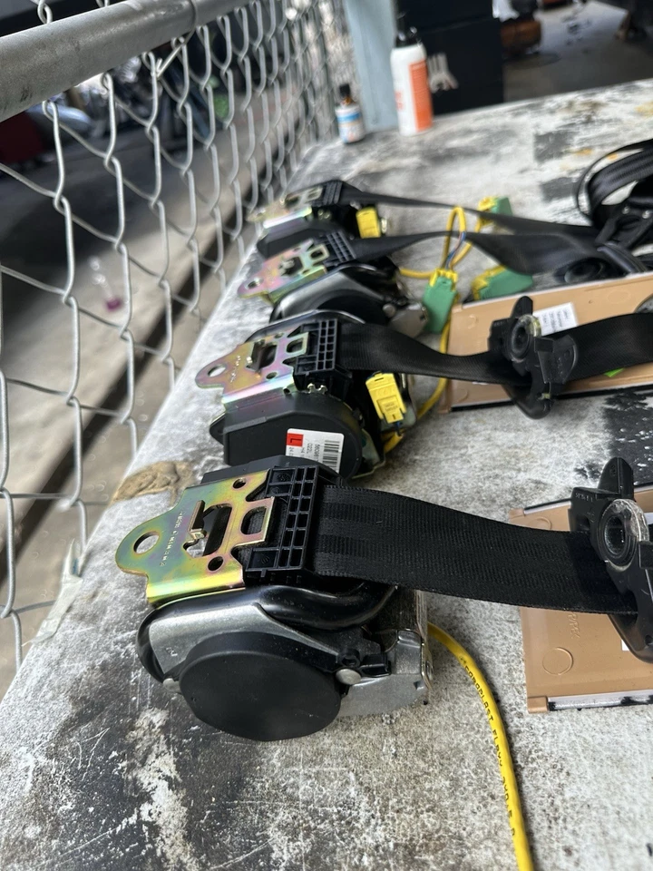 11-13 Porsche Cayenne S Front, Rear Black Oem Set Of 4 Seatbelts. - Image 3 of 4