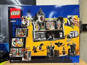 New) LEGO 10937 Arkham Asylum