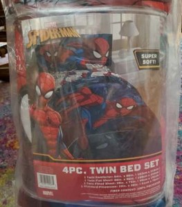 NEW! MARVEL SPIDERMAN BURST SUPER SOFT REVERSIBLE COMFORTER TWIN 4PC BEDDING SET