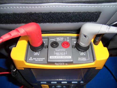 10880 FLUKE 196 SCOPEMETER 100MHZ 1GS/S W/ CASE & PROBE CLIPS - Picture 8 of 10