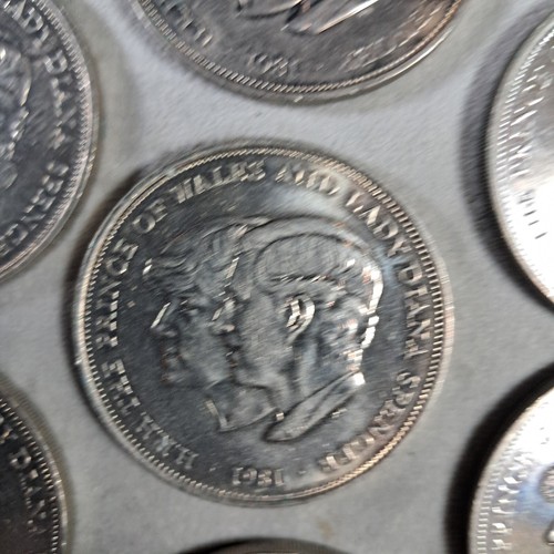 HRH The Prince Of Wales And Lady Diana Spencer 1981 Commemorative coins x 7 - Picture 4 of 17