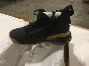 black and gold jumpman jordans
