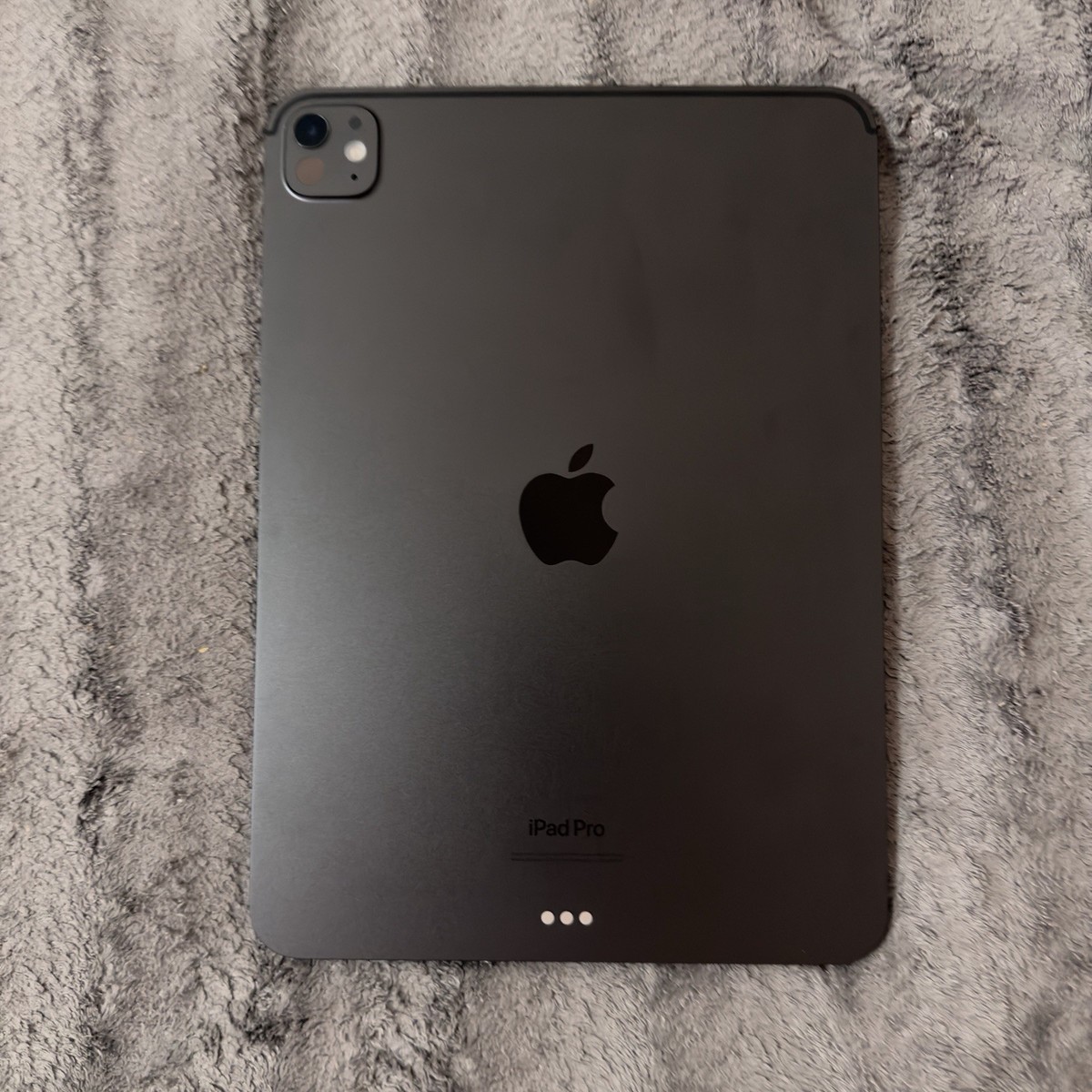 Apple iPad Pro 11” M4 512GB Wi-Fi Space Black 88% Battery Bundle