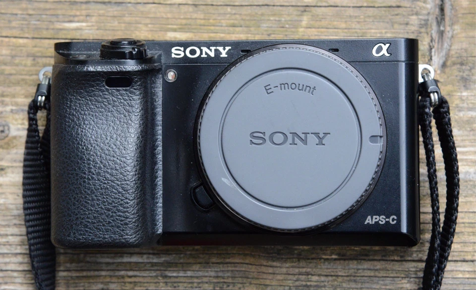 SONY α 6000 Alpha 6000 DIGITALKAMERA 24,3MP schwarz,nur Body,Top Zustand APS-C - Bild 2 von 4