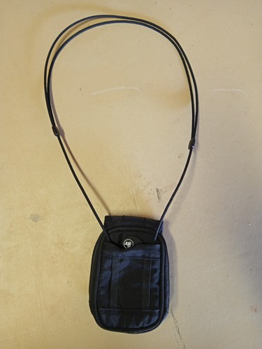 PACSAFE  50 Anti-Theft Digi Pouch ~  BLACK