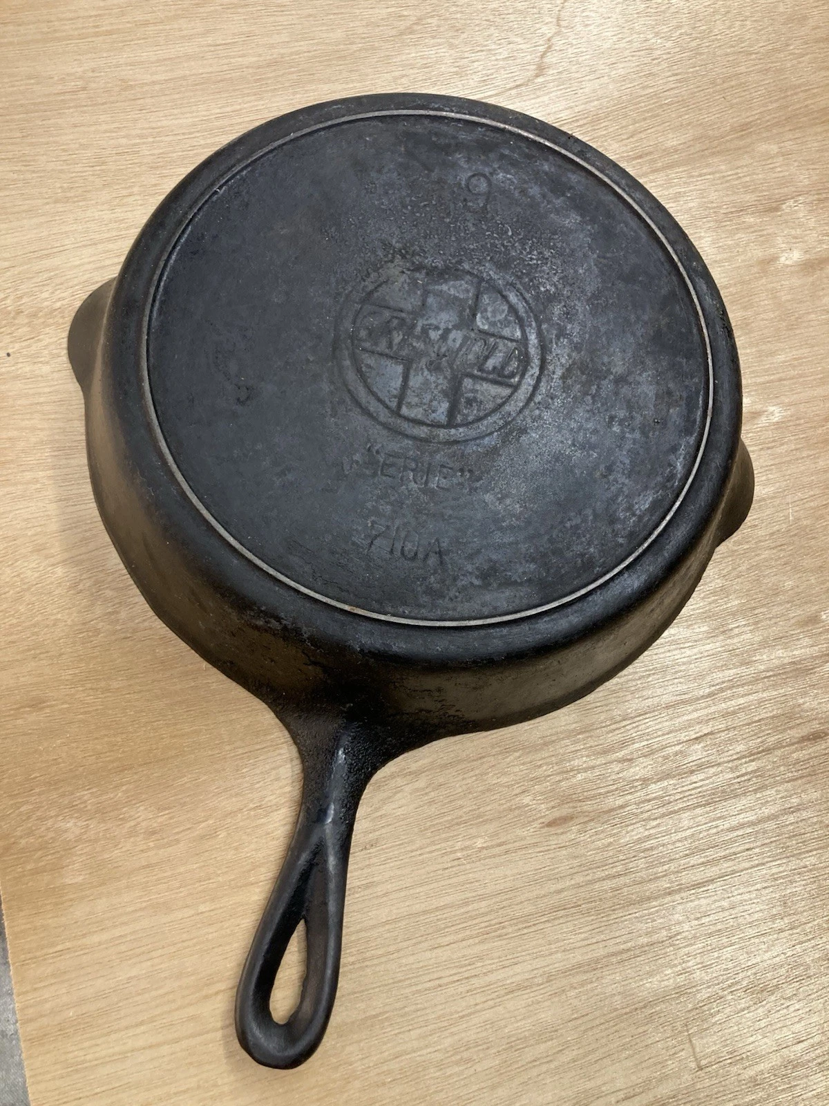 Griswold ERIE Slant Logo Cast Iron Skillet 710 A Heat Ring Vintage Frying Pan
Opens in a new wind