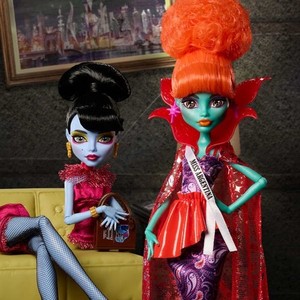 日本未発売♪モンスターハイ ドール　ビートルジュース　コラボ Monster High Beetlejuice Doll Set | eBay