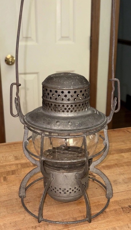 Antique Railroad PRR New York 1925 ARMSPEAR RR Lantern. Clear GLOBE.