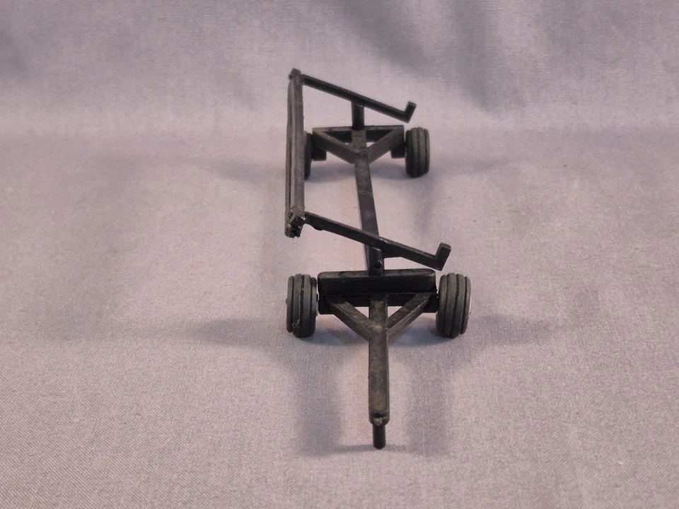 Ertl John Deere Combine Head Trailer Pull Behind Black Diecast 1:64 - Image 3 of 4